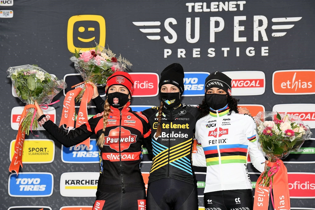 SP Gavere 2020 podium dames.jpg (681 KB)