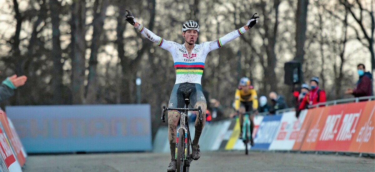 Mathieu van der Poel dan toch van start in Dendermonde