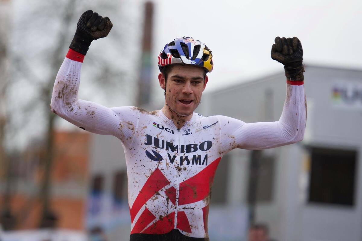 Van Aert zegeviert in Overijse en is eindwinnaar in de Wereldbeker