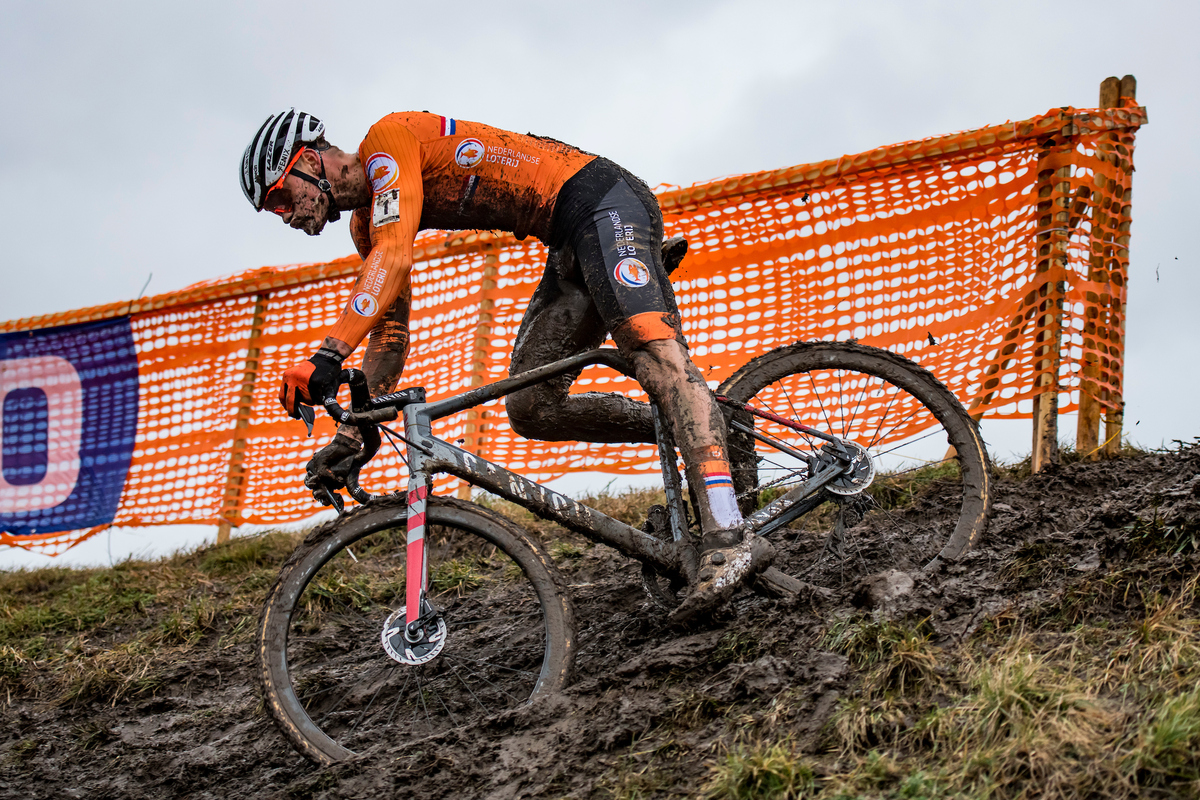 Van der Poel blikt vooruit op WK veldrijden 2021