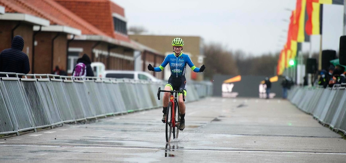 BK Middelkerke 2022 Xaydee wint bij junioren meisjes credit TFoto.jpg (374 KB)