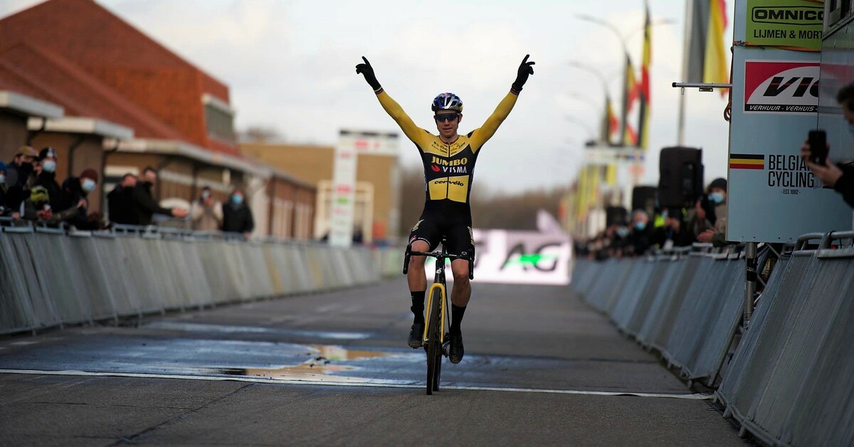 Wout Van Aert vliegt naar zijn 5de Belgische veldrittitel