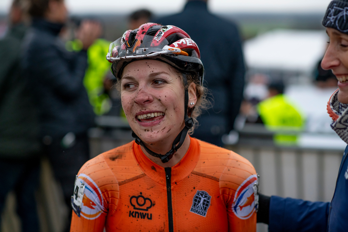 Yara Kastelijn haalde de EK-medaille binnen voor de dames van Iko-Crelan