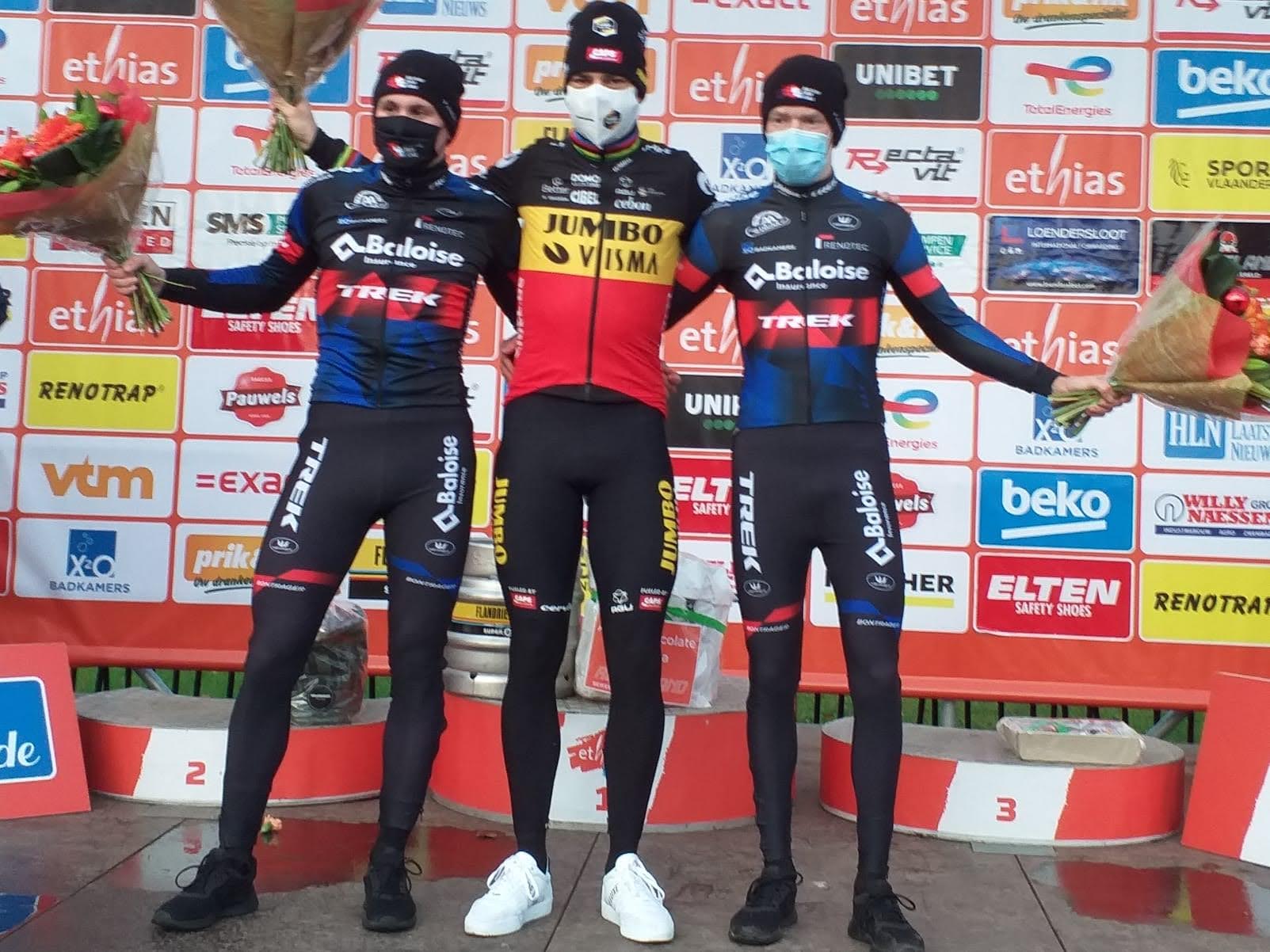 podium heren essen.jpg (221 KB)