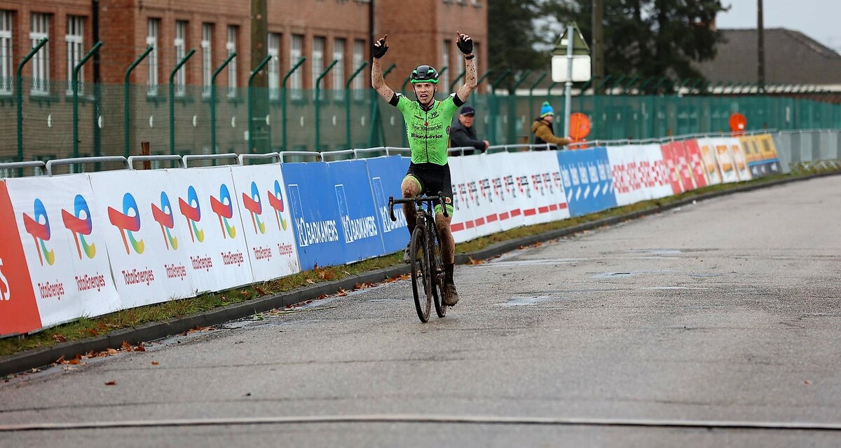 Robbe Dhondt soleert naar winst in Leuven