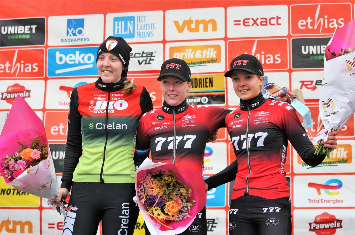 Maldegem 2022 podium dames.jpg (742 KB)