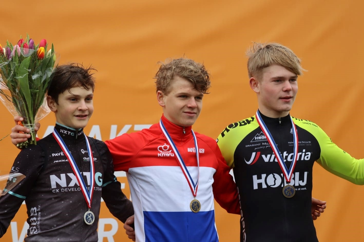 NK veldrijden 2022 junioren heren het  podium.jpg (450 KB)