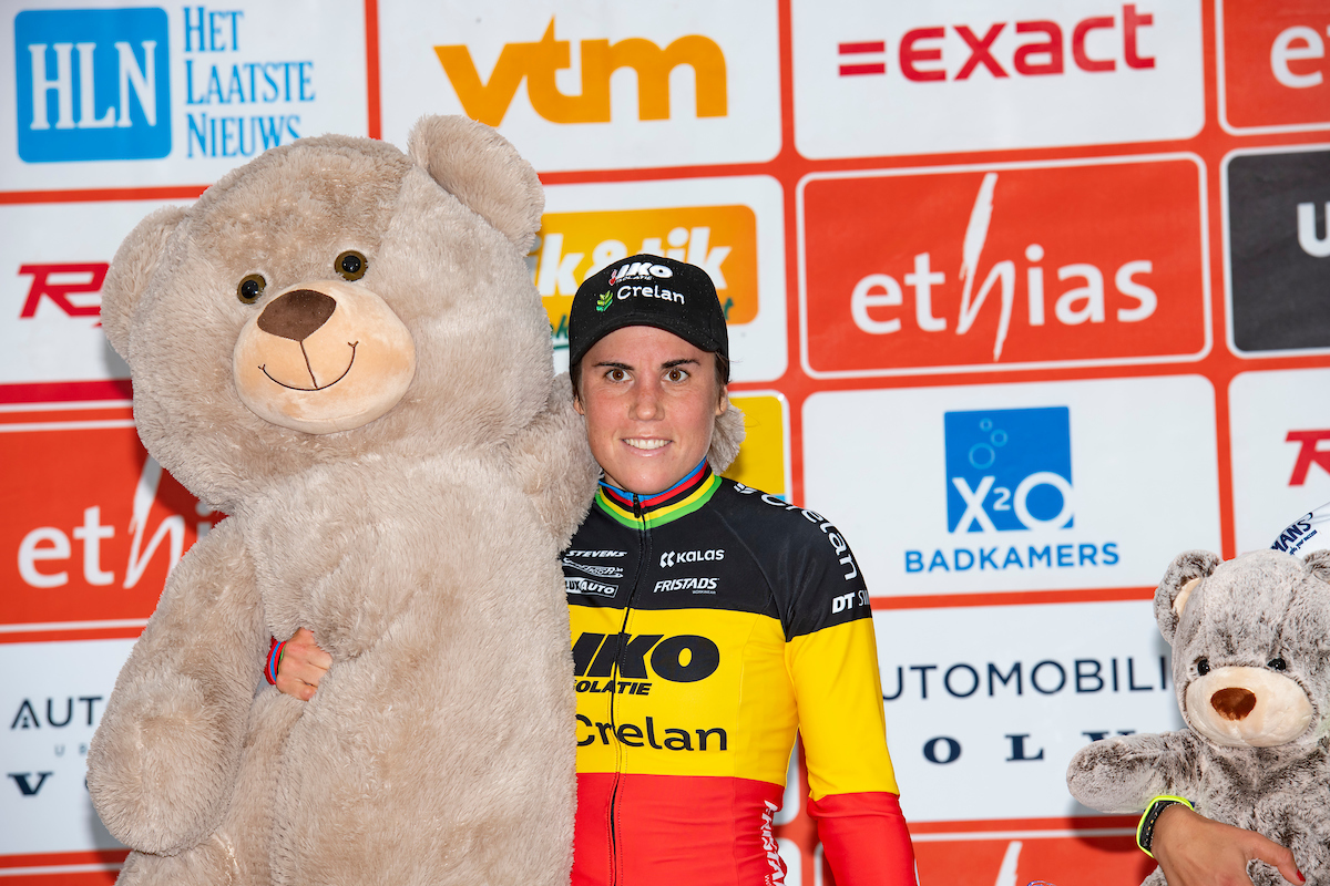 Een grote knuffel voor Sanne Cant