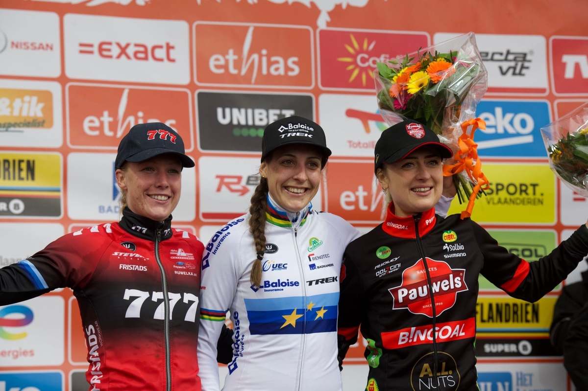 Waaslandcross 2022 podium dames credit TFoto.jpeg (588 KB)