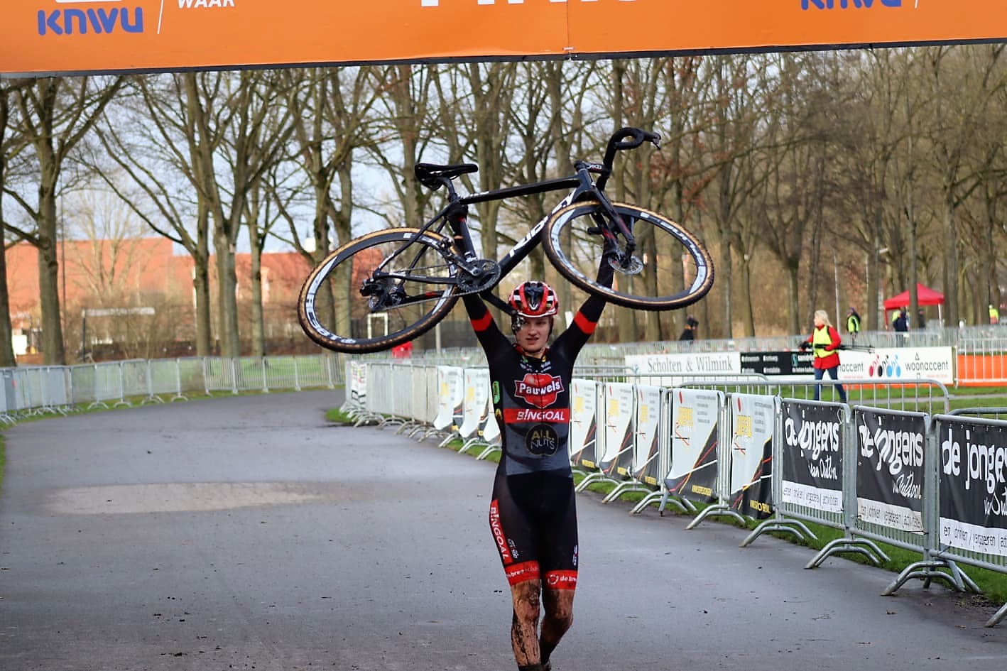 Bentveld en Haverdings zijn de Nederlandse juniorenkampioenen veldrijden 2022