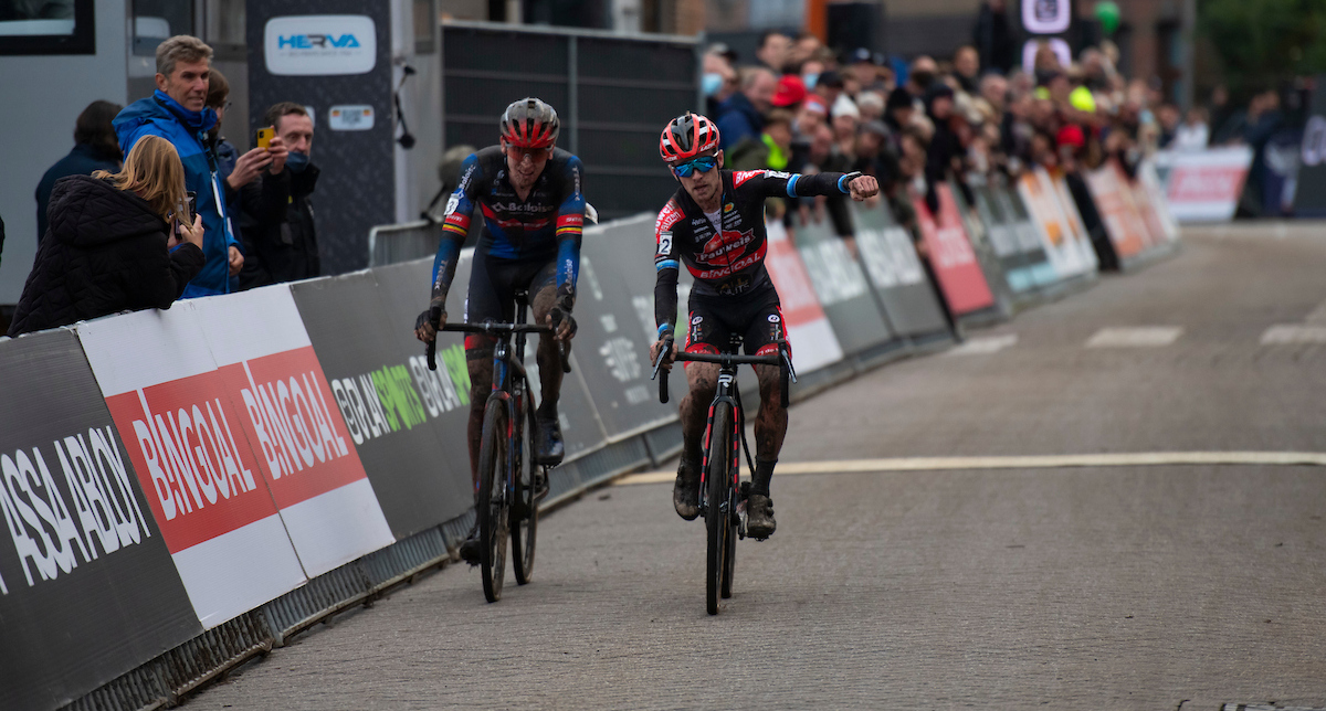 Iserbyt op 1 in Jaarmarktcross Niel en Superprestige