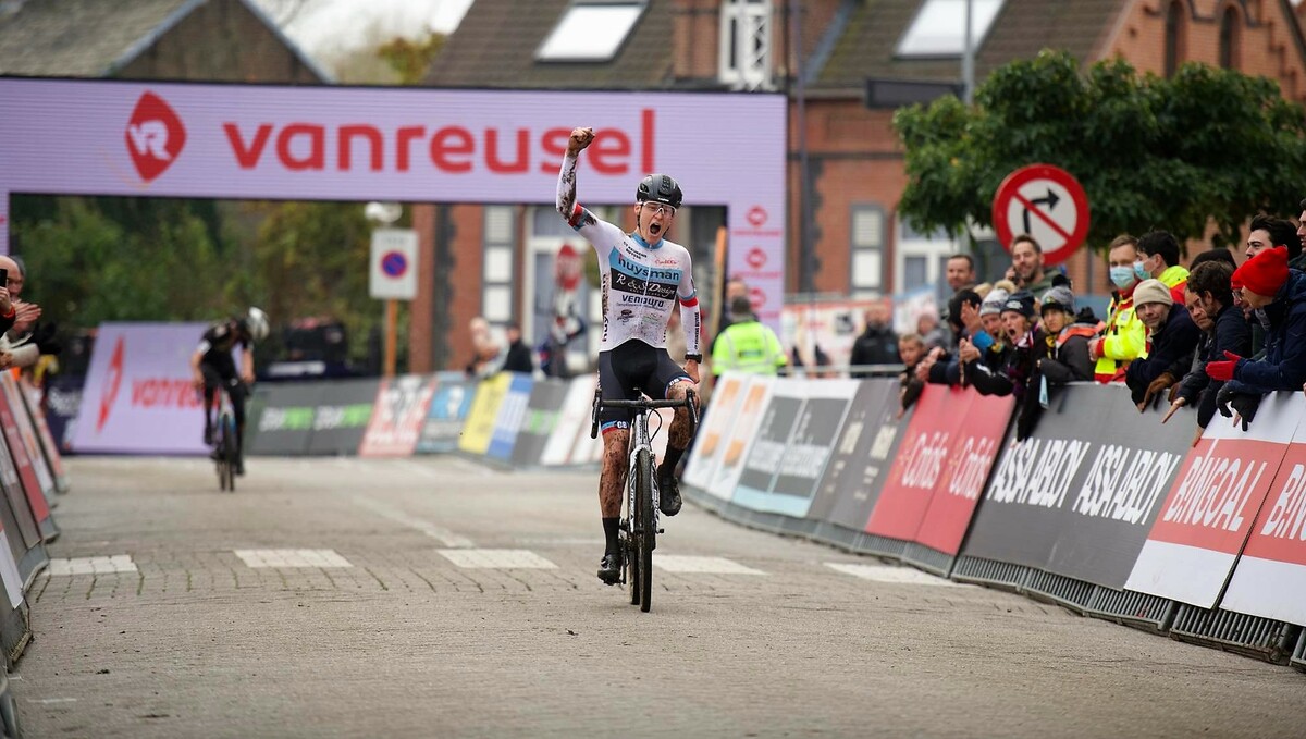 Junior Senne Bauwens triomfeert in Niel