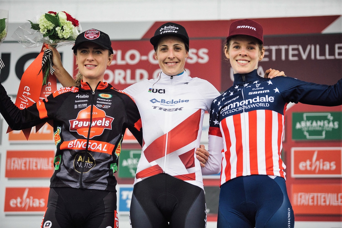 podium dames BH2_6120.jpg (707 KB)