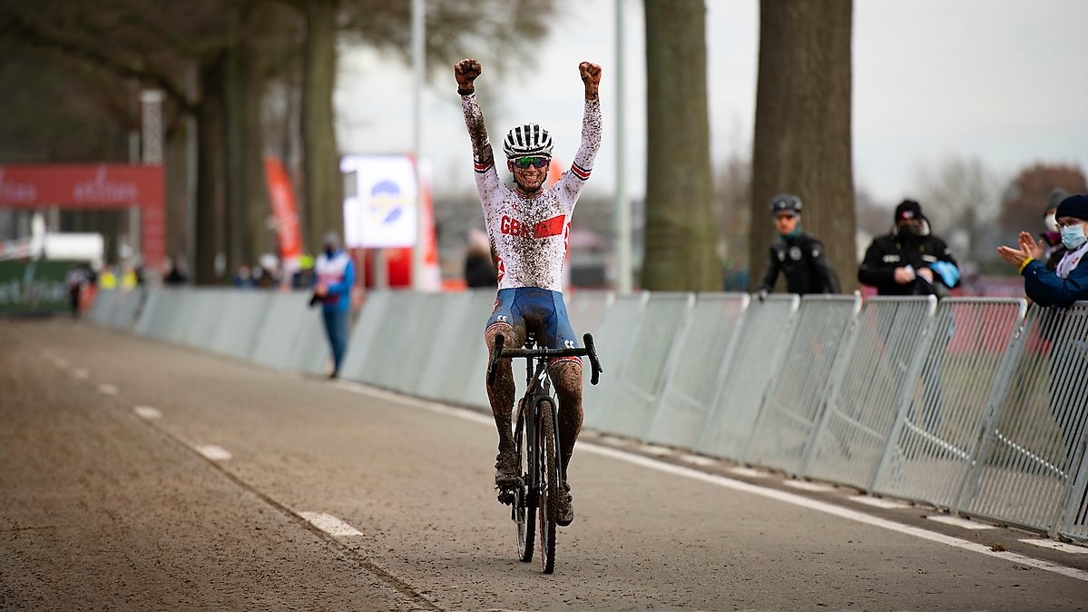 Cameron Mason haalt wereldbekerzege binnen in Dendermonde