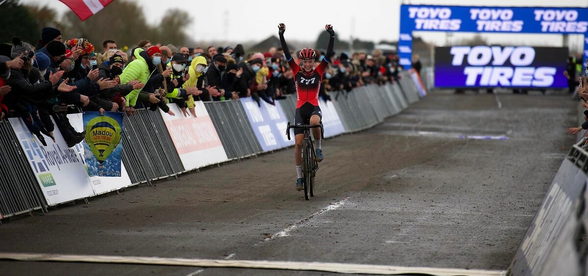 Annemarie Worst reed als de beste door het zand van Koksijde