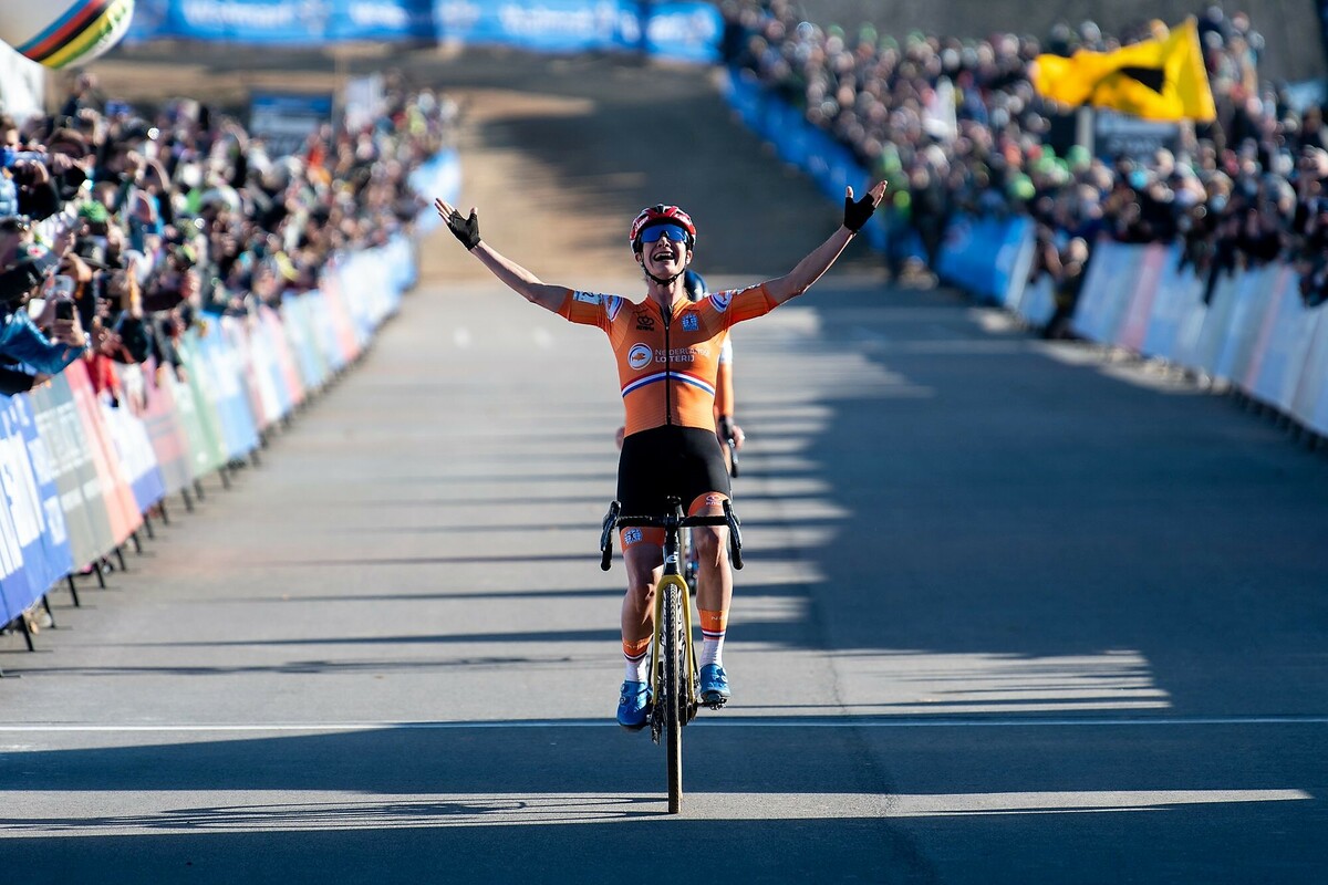 8ste Wereldtitel veldrijden voor Marianne Vos !