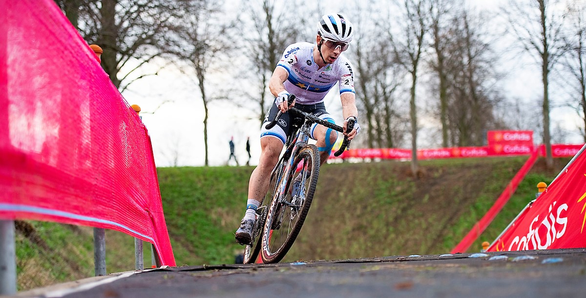 Knieoperatie na X2O Badkamers Trofee voor Lars van der Haar