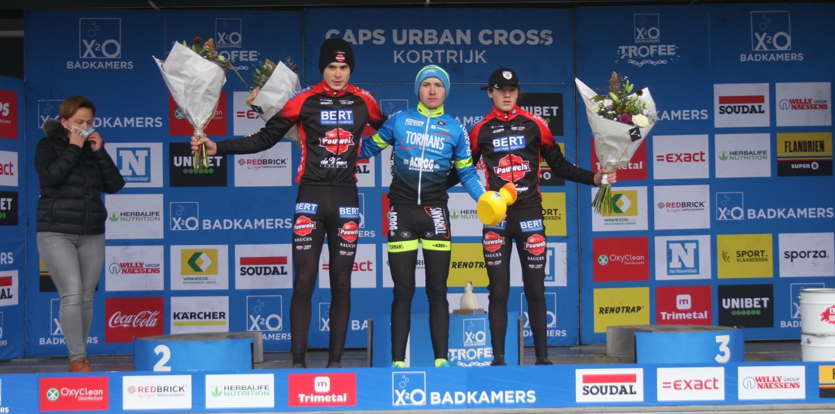 IMG_0124 kortrijk podium juniores.jpg (558 KB)