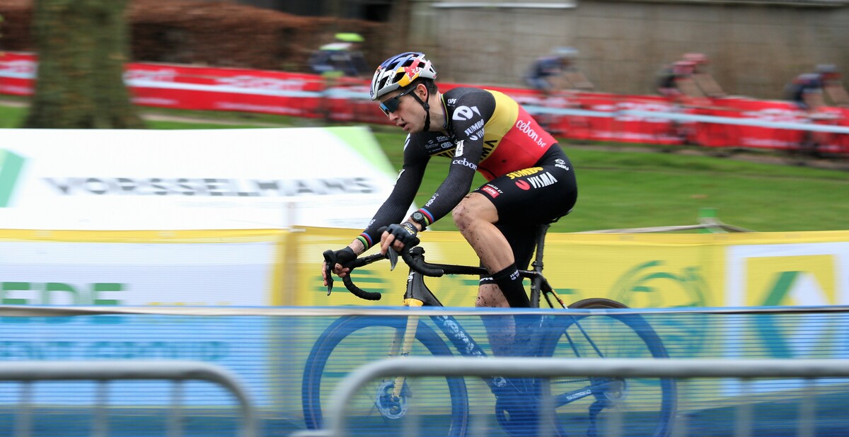 Wout van Aert naar de 6 op 6 in de Azencross Loenhout