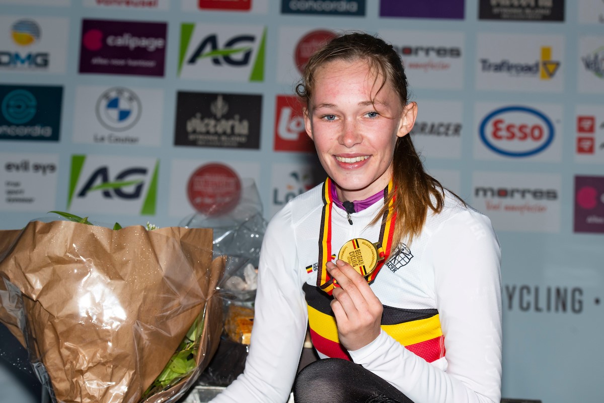 Julie Brouwers is Belgisch kampioene veldrijden U23 dames
