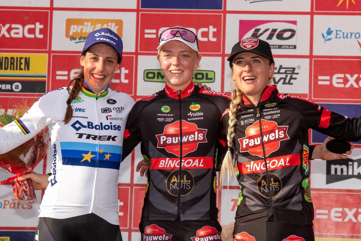 Beringen 2022 podium dames.jpg (673 KB)