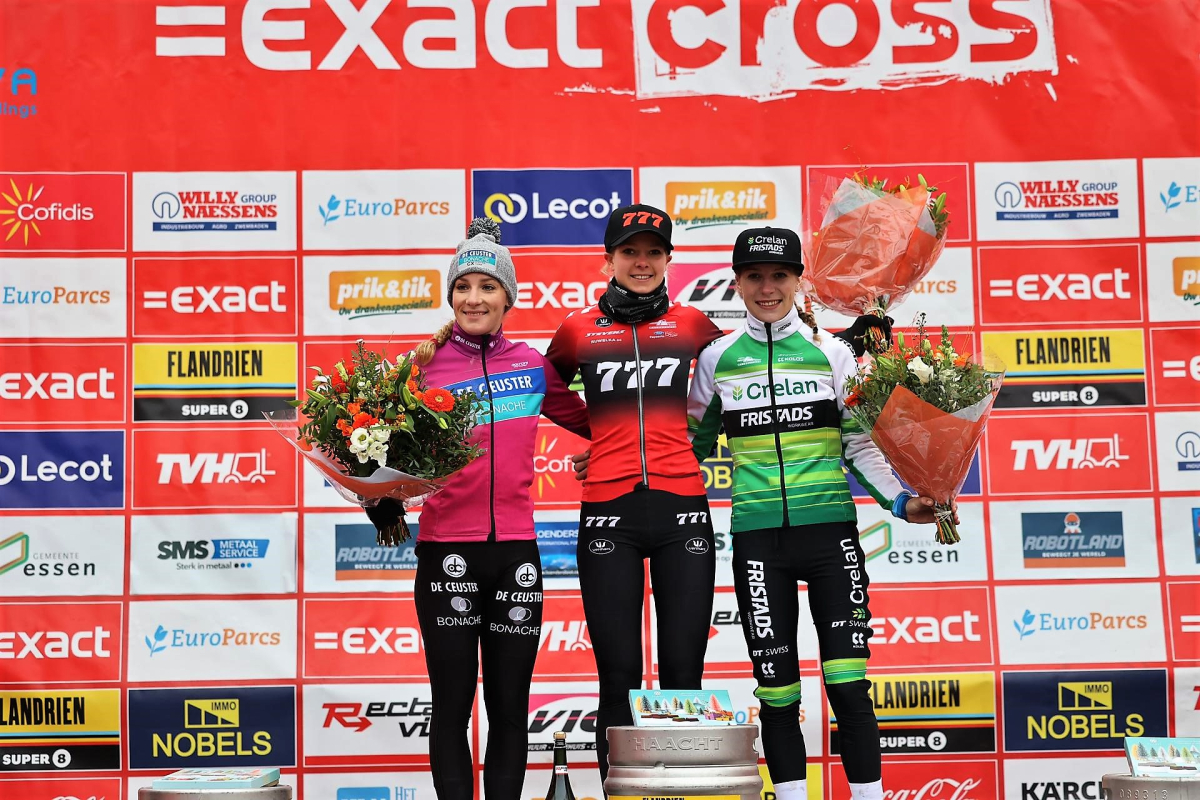 Exact cross Essen 22 credit Bram podium dames.jpeg (998 KB)