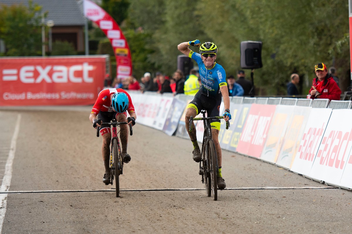 Pittig duel voor winst bij de junioren in Polderscross