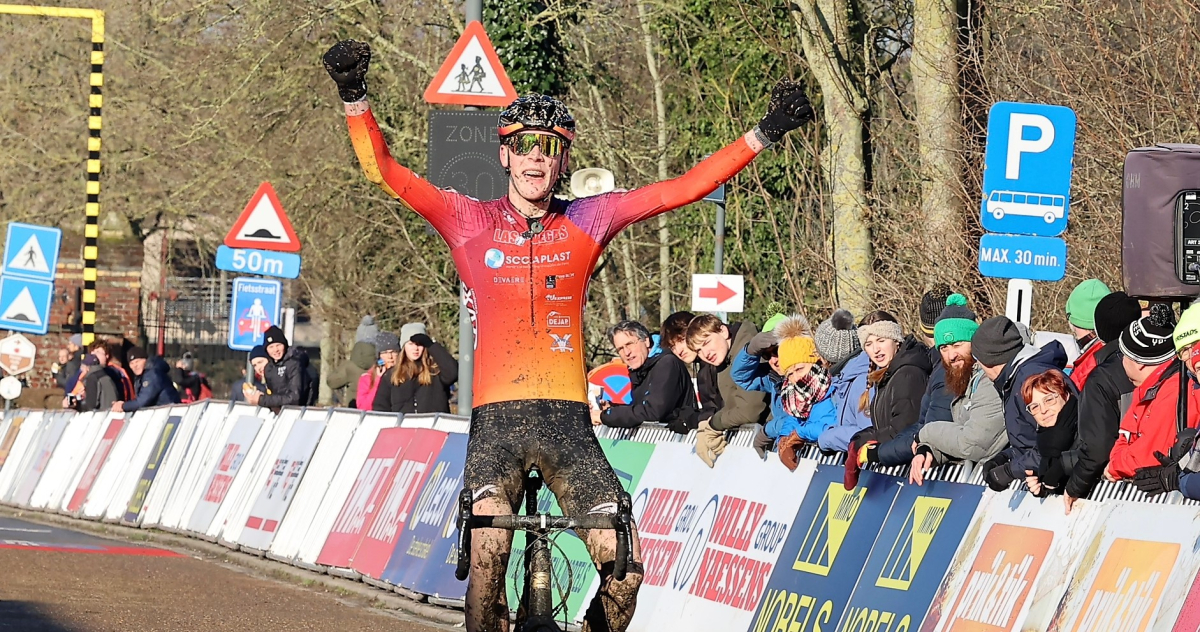 De Brauwere soleert naar de zege in Exact cross Zonnebeke