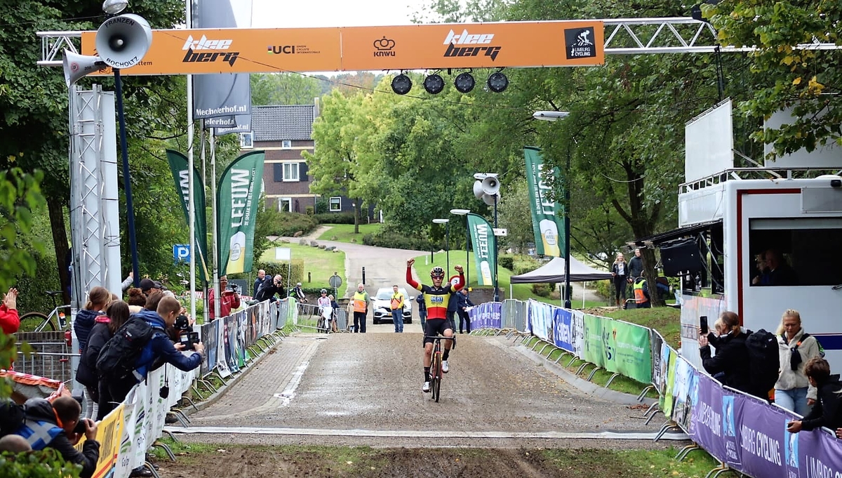 Kleebergcross 2022 juniores Corsus wint credit Bjorn.jpg (769 KB)