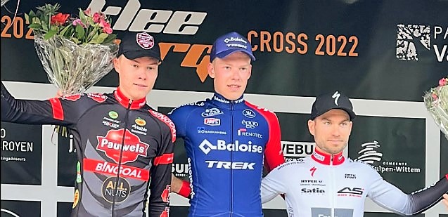 Pim Ronhaar wint Kleebergcross credit team.jpg (107 KB)