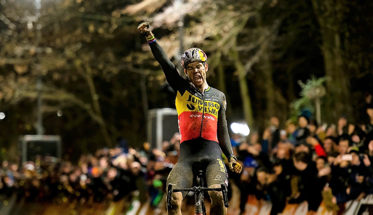 Van Aert wint spektakelstuk Diegem