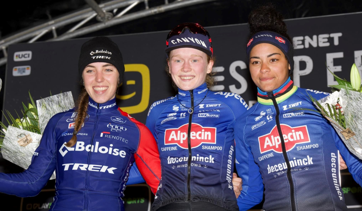 Diegem 22 podium dames credit TFoto.jpg (708 KB)