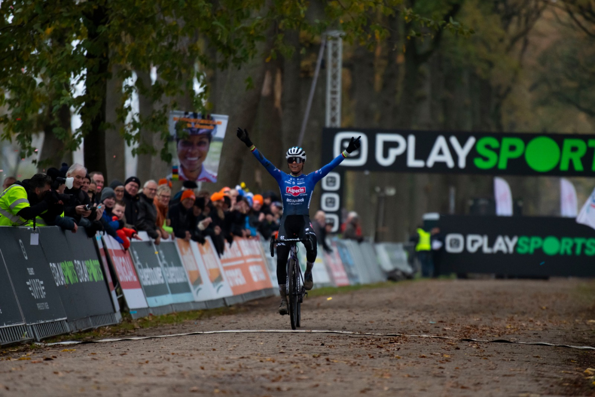 Alvarado schittert op Merksplas Kolonie