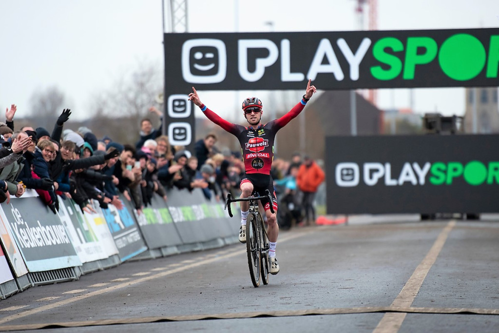 Iserbyt wint de slotmanche van de Superprestige