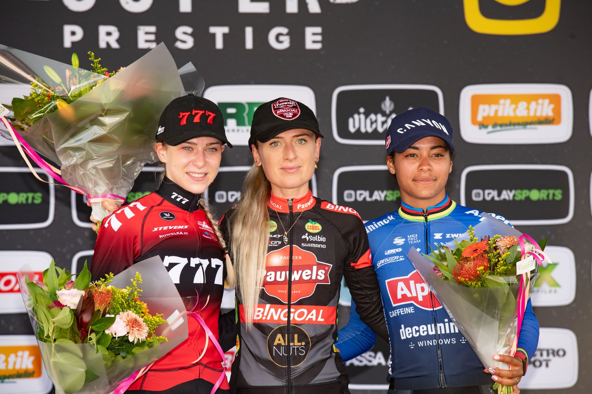 Ruddervoorde podium dames.jpeg (371 KB)