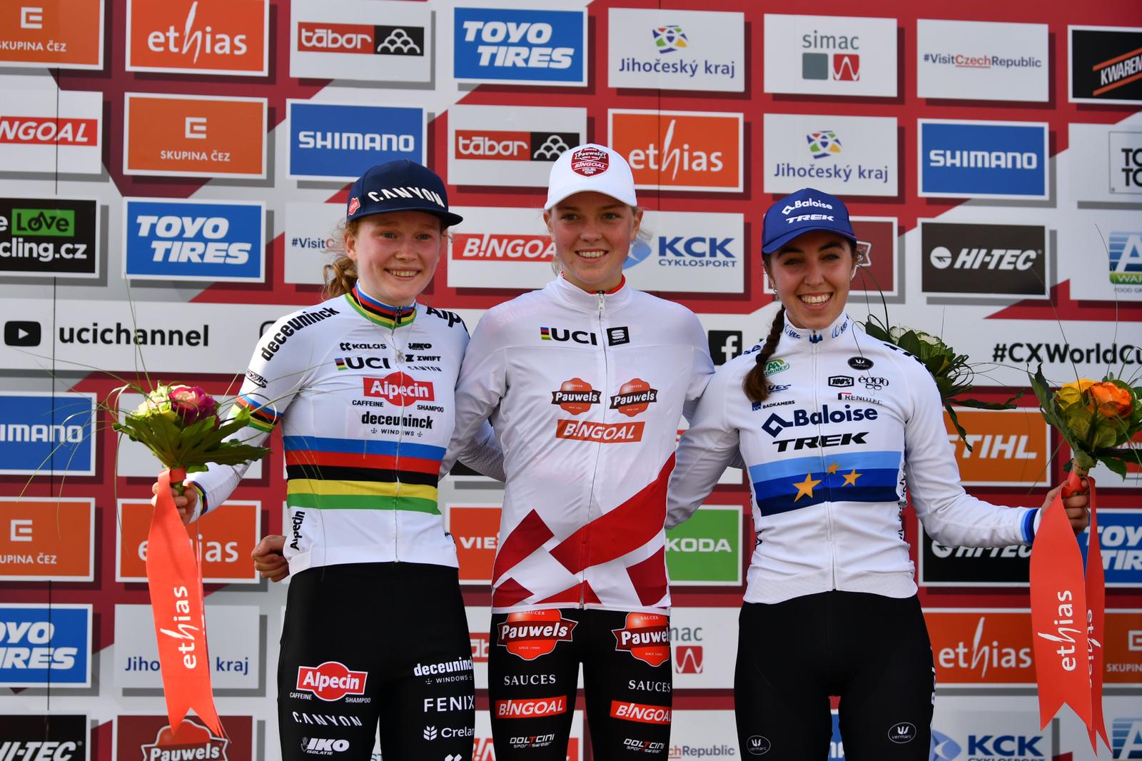 podium U23 dames credit Ethan.jpeg (231 KB)