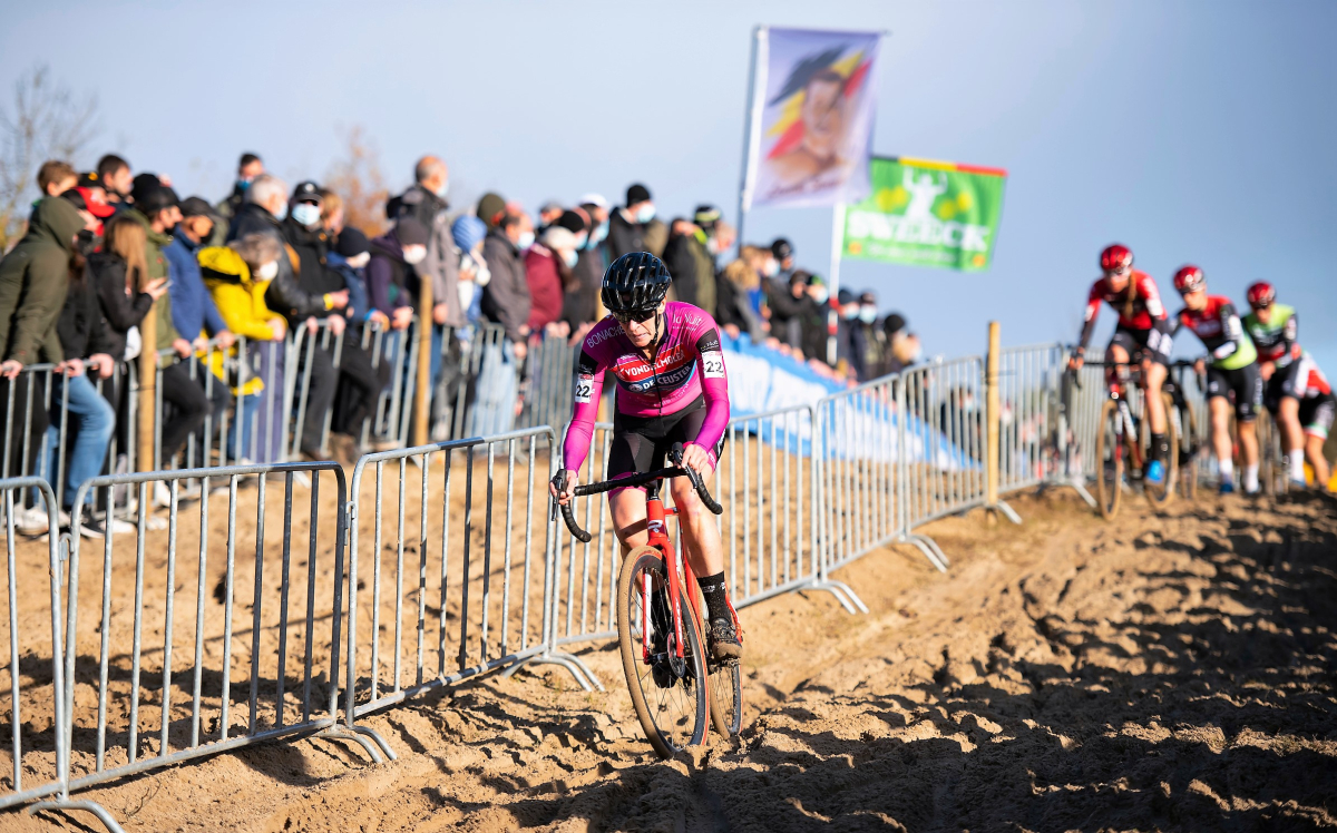 Laatste competitieve duik in de kuil van Zonhoven voor Ellen Van Loy