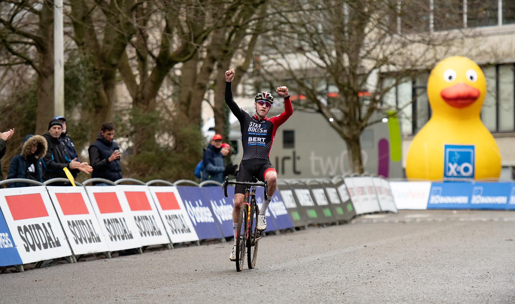 Corsus wint bij de junioren in Brussel