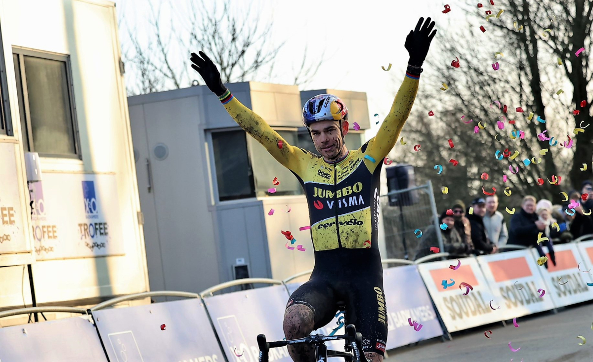 Van Aert zegeviert in de Flandriencross