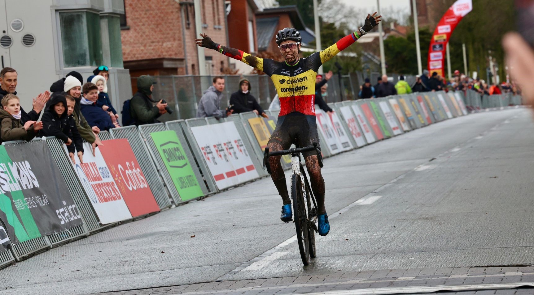 Deugddoende zege in Loenhout voor Sanne Cant 