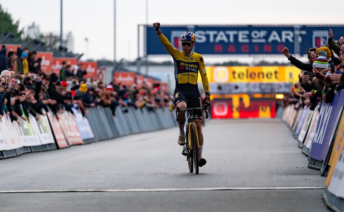 Wout van Aert wint wederom in Zolder