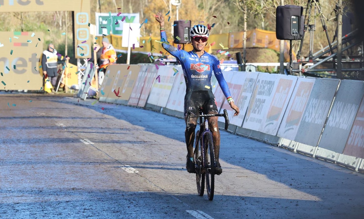 Favoriete Alvarado wint Jaarmarktcross Niel 2023