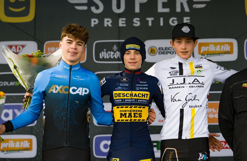 Ruddervoorde 23 fotocredit TFoto podium nieuwelingen 2de j.jpg (170 KB)