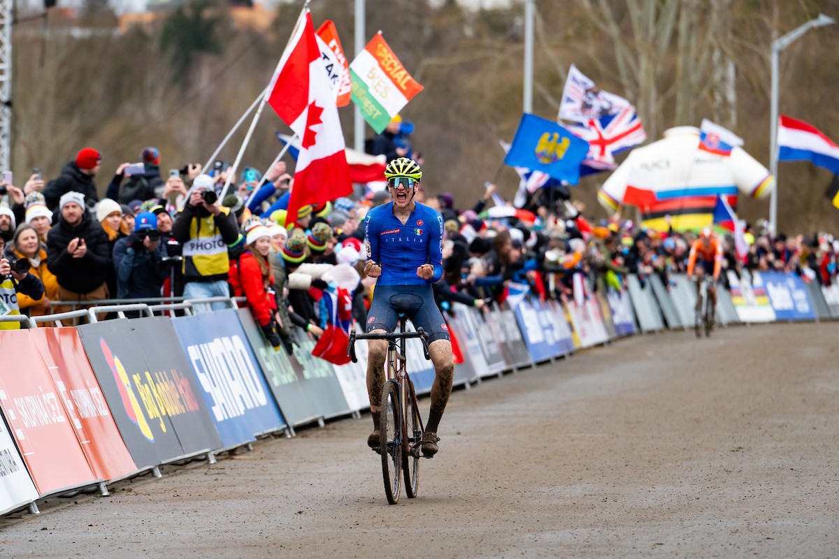 Stefano Viezzi wint 't WK veldrijden bij junioren heren