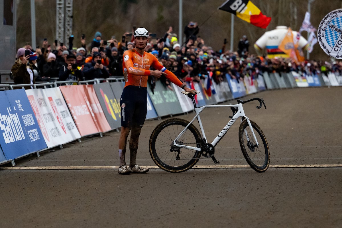 Van der Poel verovert 6de wereldtitel veldrijden