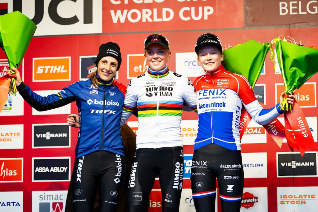 ANT_7234 podium dames.jpg (239 KB)