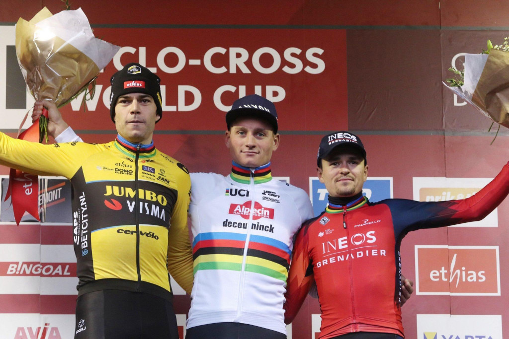 WB Gavere 23 podium heren credit BH via TFoto.jpg (192 KB)