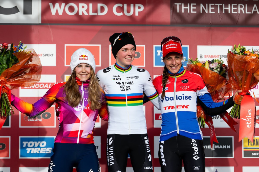 HOO_9367 podium dames.jpg (226 KB)