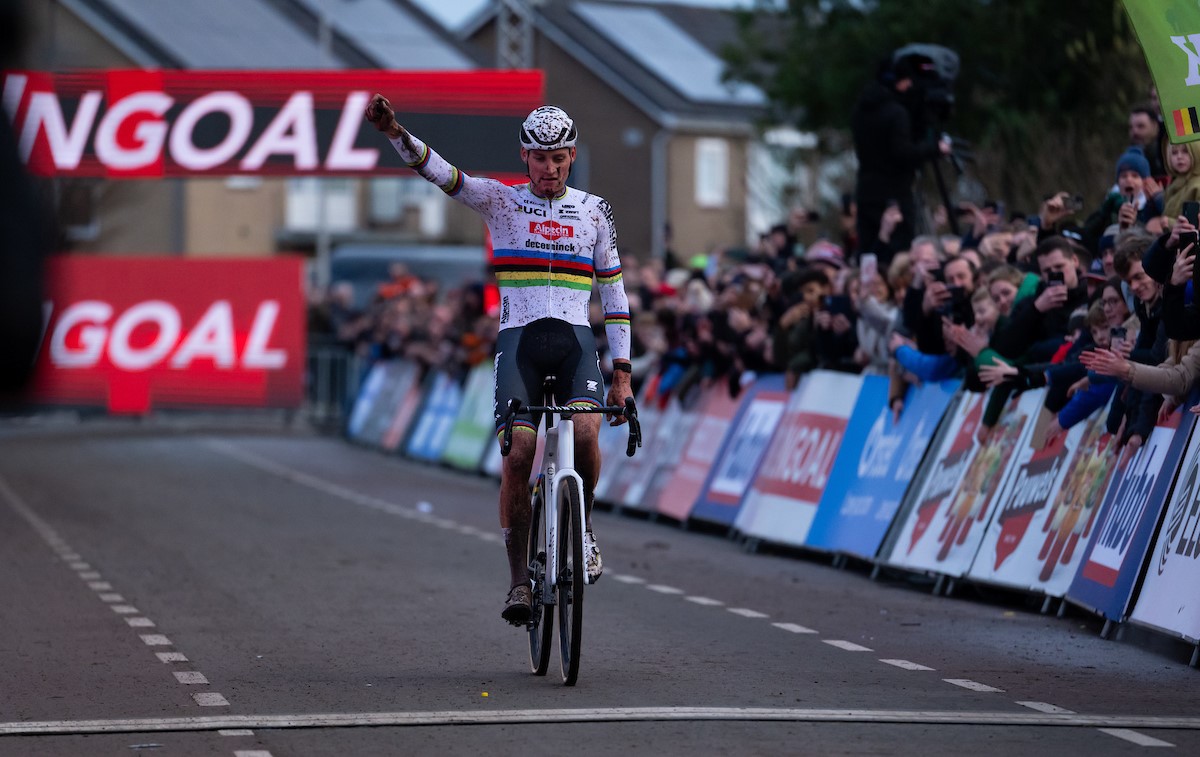 Van der Poel ook heer en meester in Hulst