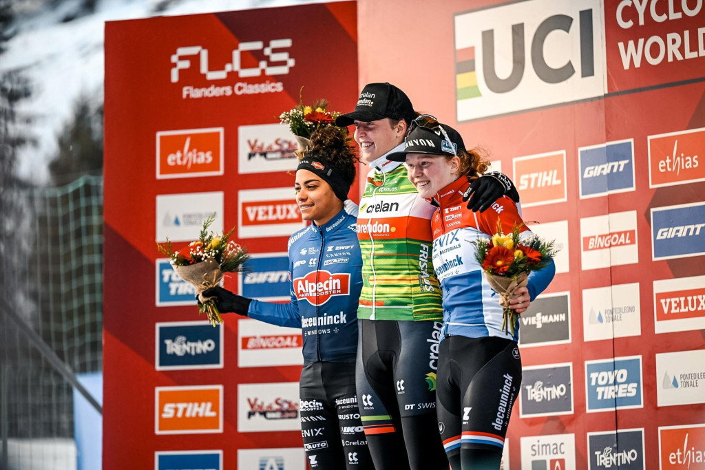 Val di Sole podium dames Credits Giacomo Podetti.jpg (219 KB)